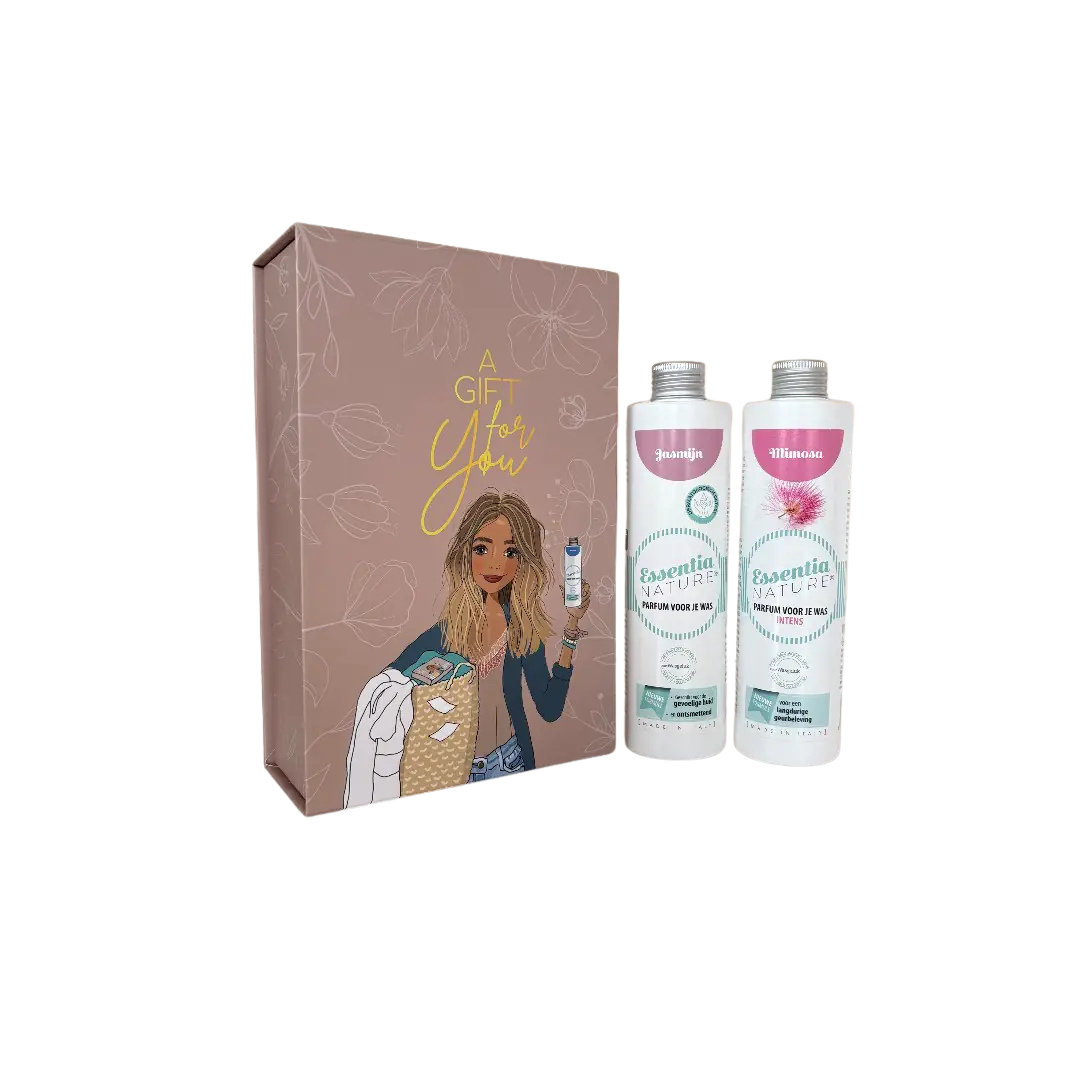 Giftbox “Mix & Match Classic & Intens” met één wasparfum uit de Intens-lijn en één uit de Classic-lijn (250 ml per fles), in een luxe herbruikbare giftbox met magneetsluiting, ideaal om een persoonlijk duo samen te stellen.