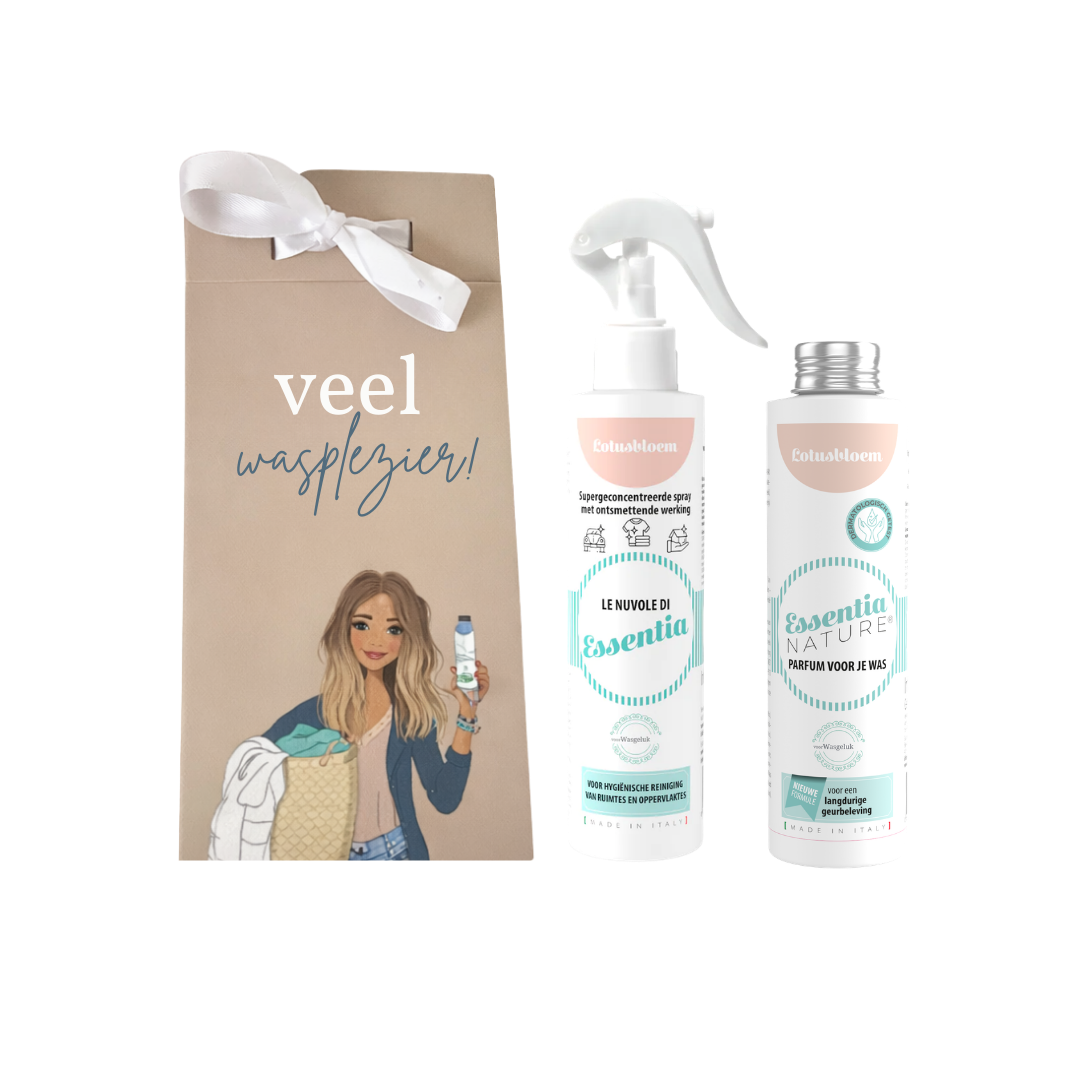 Giftbox “Mix & Match Classic Cloud” met één Classic wasparfum en één Cloud (250 ml elk) naar keuze, inclusief luxe cadeauverpakking met satijnen strik en gratis waszakje voor delicate items zoals lingerie en fijne stoffen.